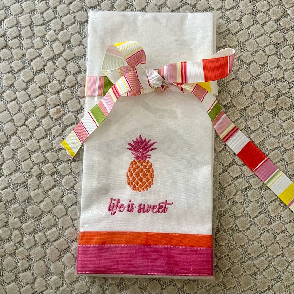 2 Colorful Pineapple hand Towels in original packaging - Ready to gift!